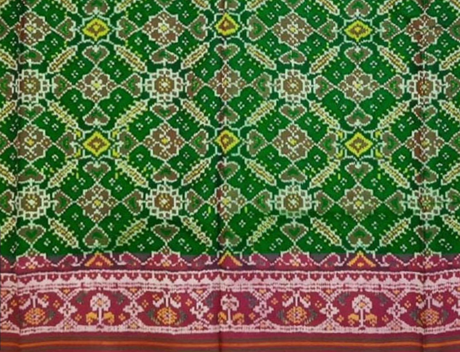 rajkotipatola Traditional Magnta Green Manekchok Patola Saree