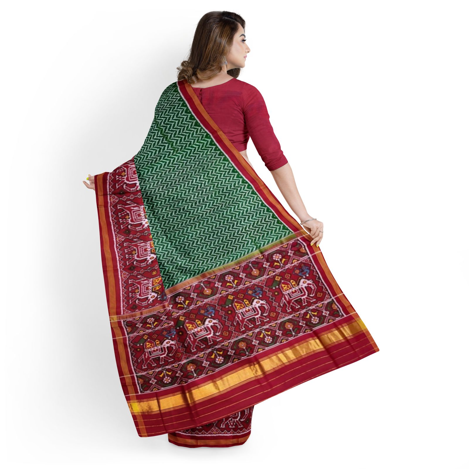 rajkotipatola Traditional Single ikkat Red Green Lehariya Skirtborder Patola Saree